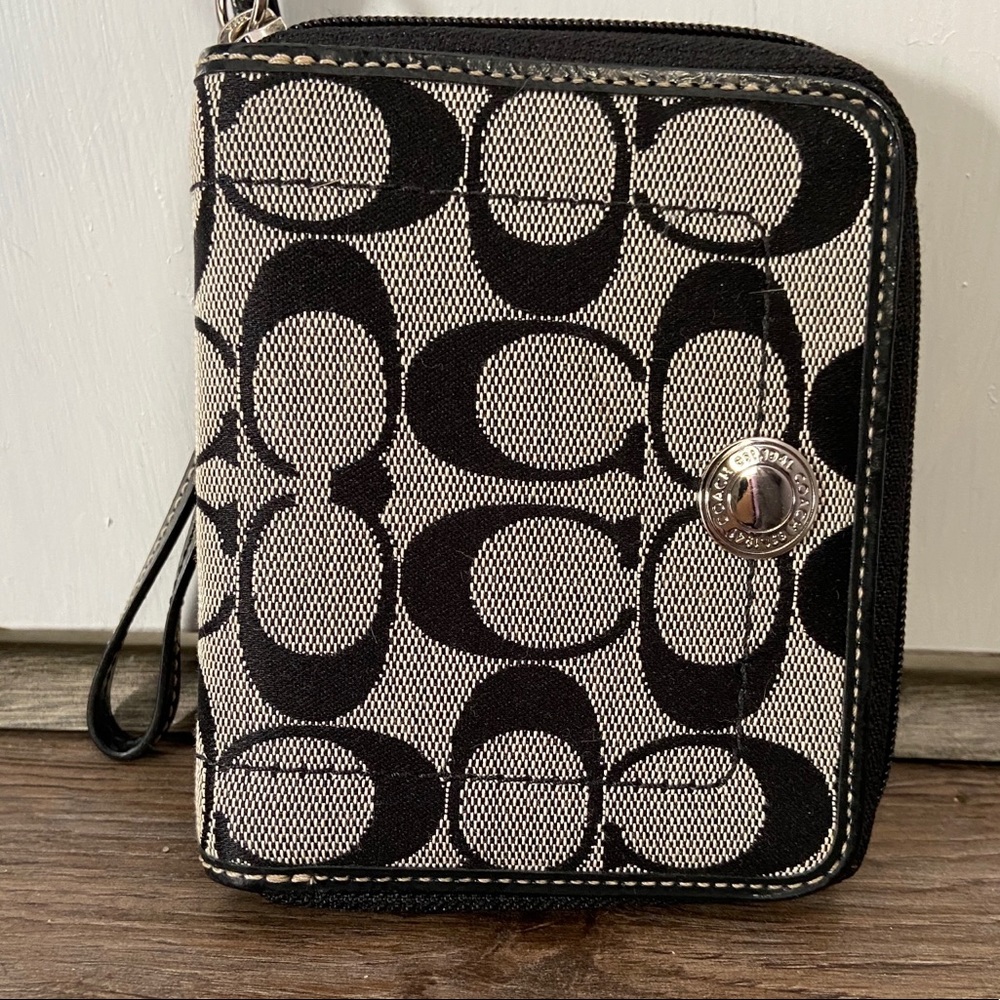 Coach Bi-Fold Zip Wallet